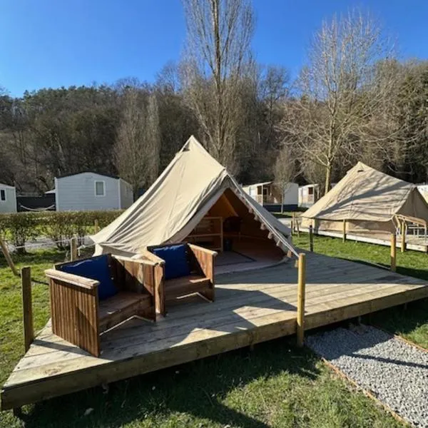 bell tent，位于杜柏的酒店