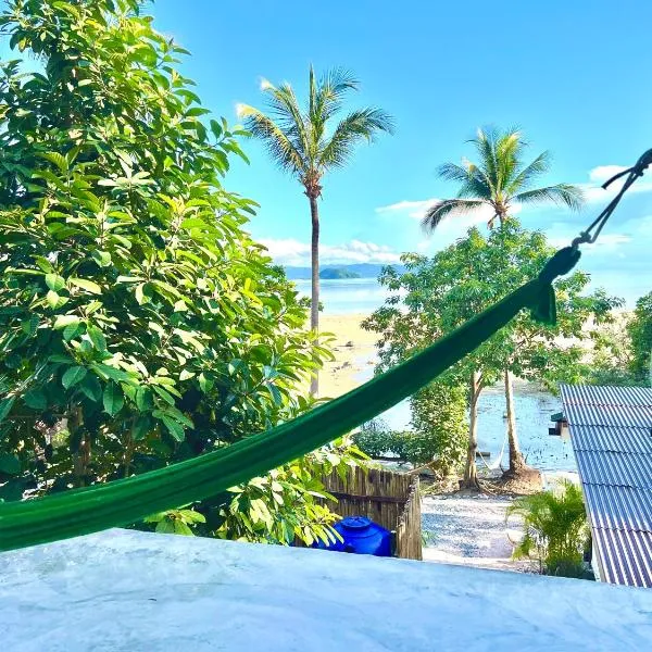 Cozy Seaview Beach Studio，位于帕干岛的酒店