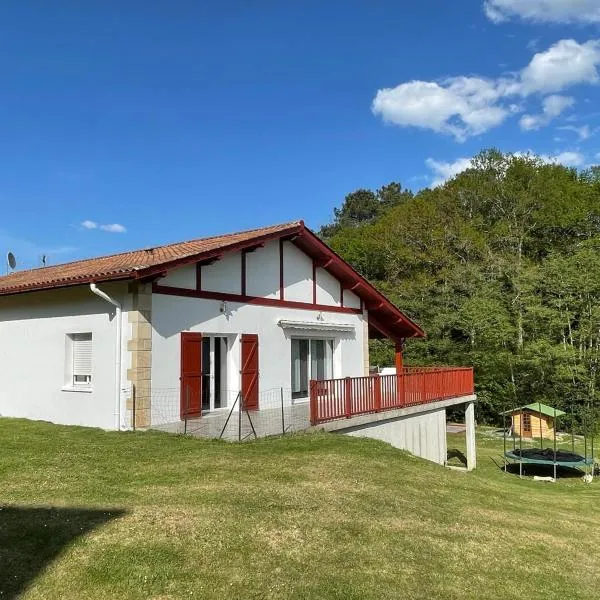 Charmante maison basque entre ville et campagne，位于阿尔康盖的酒店