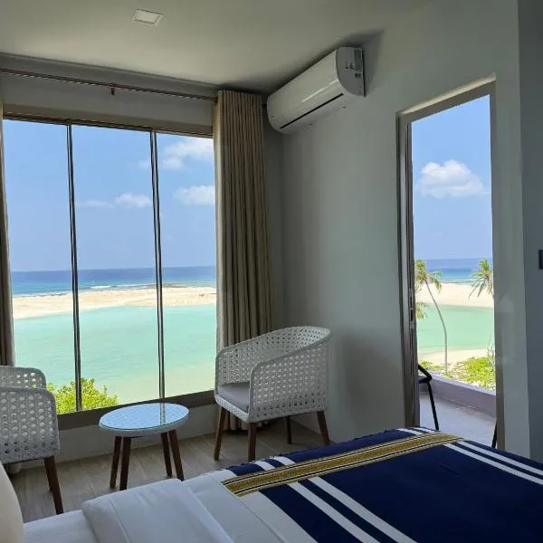 Avyanna Gulhi Beach Hotel，位于古莉的酒店