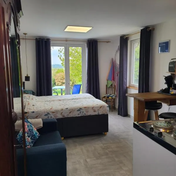 Studio L'audrerie.，位于Saint-Pardoux-Corbier的酒店