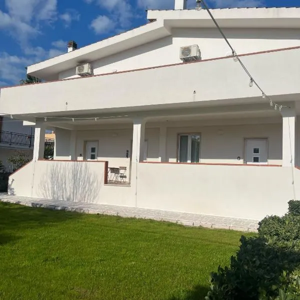 VILLA MANIVA，位于吉诺萨滨海的酒店