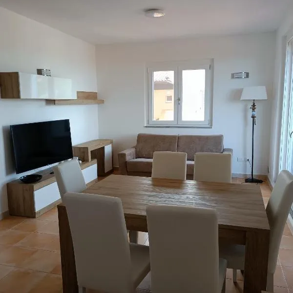 Luxury penthouse 2 camere，位于卡斯蒂里昂纳·德拉佩的酒店