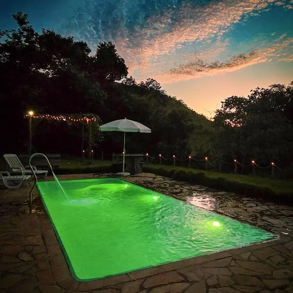 Sitio Rancho dos Sapos - Ao pé das montanhas de Minas Gerais a uma hora de BH Asfalto，位于Belo Vale的酒店