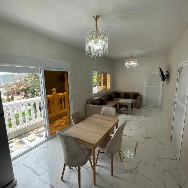 Villa with sea and mountain views，位于Belyounech 的酒店
