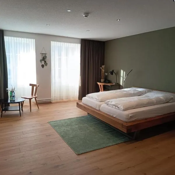 Hotel Restaurant Krone Aarberg，位于阿尔贝格的酒店
