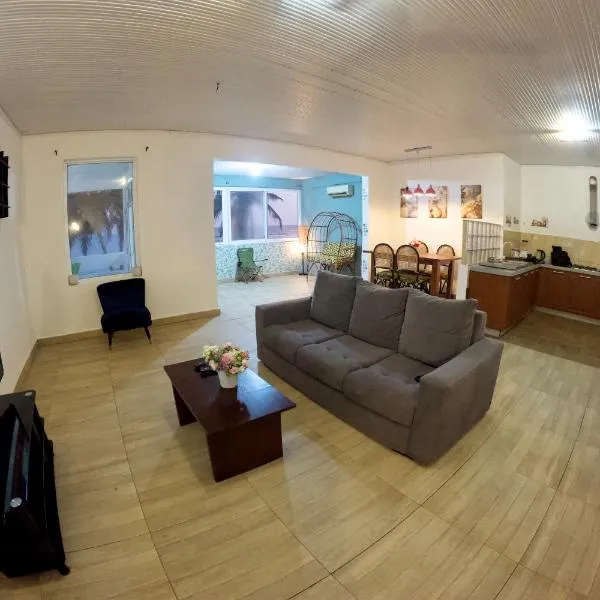 Atlantic View Apartment，位于塔科拉迪的酒店