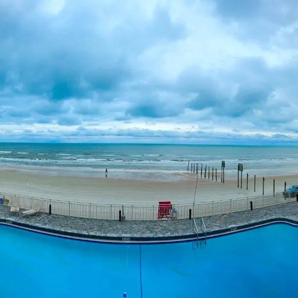 Daytona Oceanfront Coastal Bliss，位于代托纳海滩的酒店