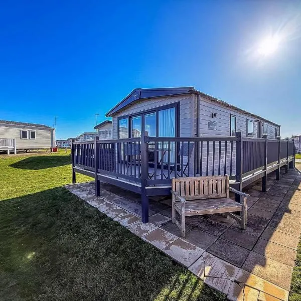 Luxury Lodge With Stunning Full Sea Views At Hopton Ref 80010W，位于大雅茅斯的酒店
