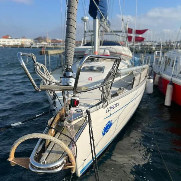 Veludstyret båd, med indbygget varme og gratis Wifi，位于福堡的酒店