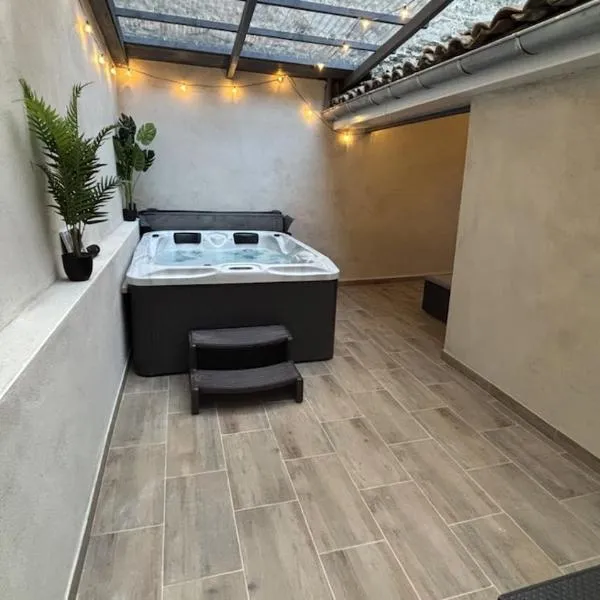 Le Cocon Tournusien，位于图尔尼的酒店