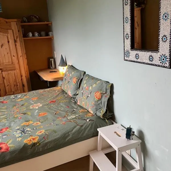Kamer in een Strobalen huis，位于Linter的酒店