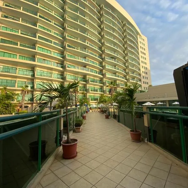 Suite Hotel Colon Salinas，位于萨利纳斯的酒店