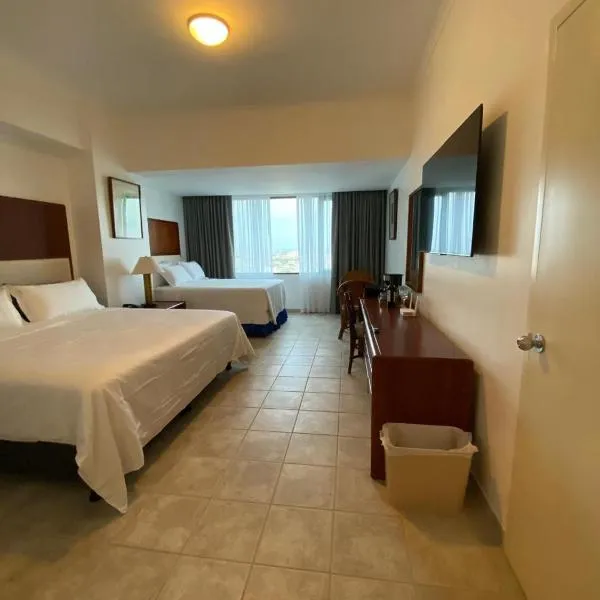 Hotel Colon Salinas suite，位于萨利纳斯的酒店