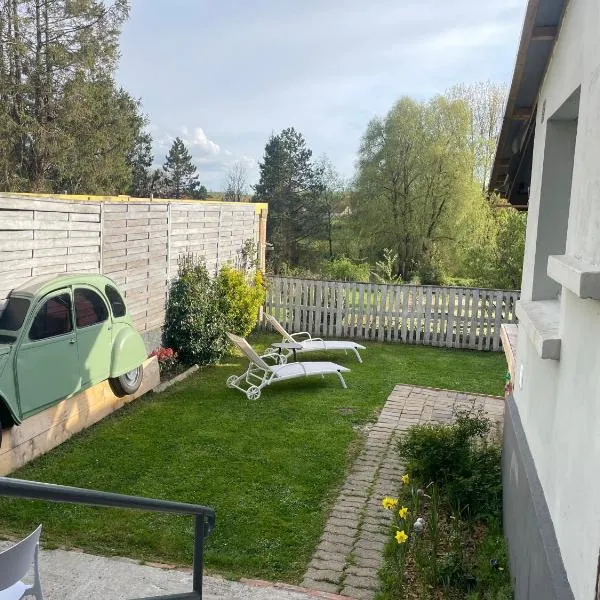La Maison Vintage à Montreuil sur mer 3 Chambres - Jardin - 6 personnes - Wifi，位于Neuville-sous-Montreuil的酒店