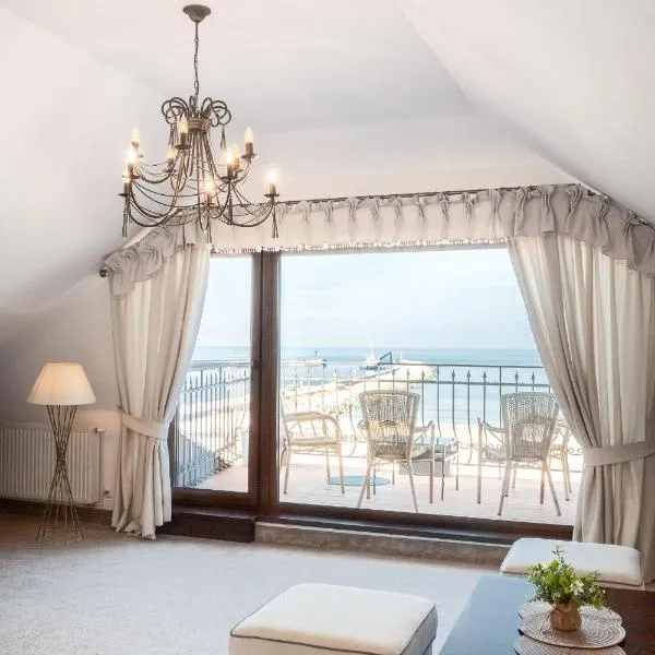 COLUMBUS Apartamenty Ustka - Limanowskiego 1，位于乌斯特卡的酒店