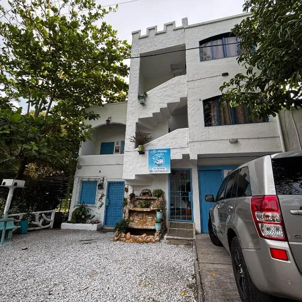 cabaña 83 Santorini，位于特里温福港的酒店