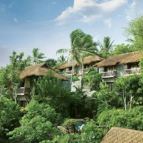Taj Green Cove Resort and Spa Kovalam，位于可瓦兰的酒店