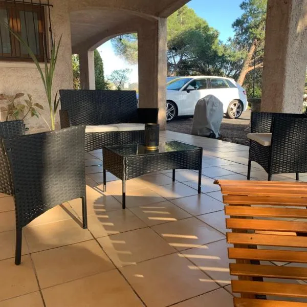 Location Frejus，位于弗雷瑞斯的酒店