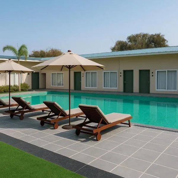 Status Club Resort，位于坎普尔的酒店