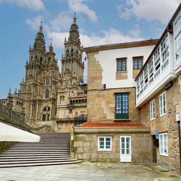 Hotel Plaza Obradoiro by Bossh! Hotels，位于圣地亚哥－德孔波斯特拉的酒店
