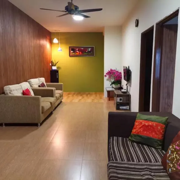 Kuching Hui Sing Garden Single Storey House，位于古晋的酒店
