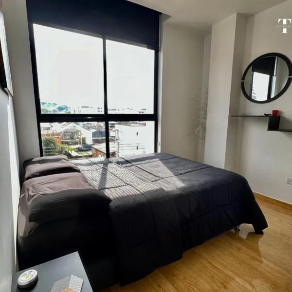 Welcome to Santa Rosa de Cabal Habitación y baño privado a 5 minutos del centro en apartamento habitado por la anfitriona，位于圣罗莎德卡瓦尔的酒店