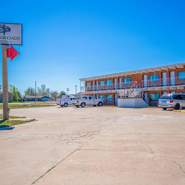 OYO Crossroads Inn，位于Osborne的酒店