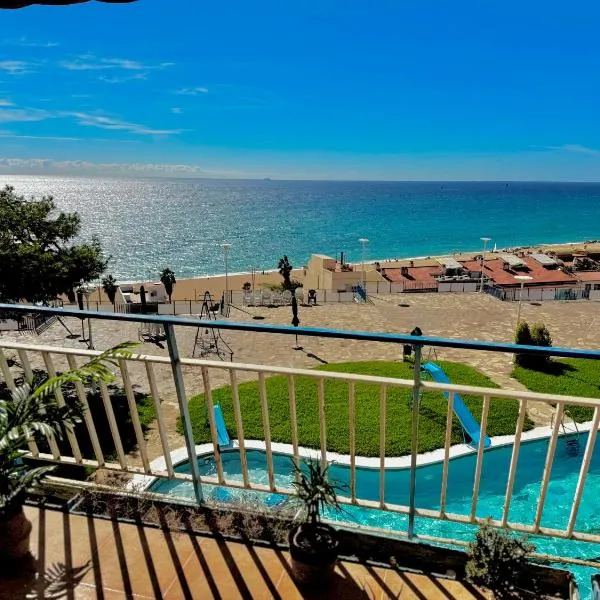 Apartamento Canet de Mar - Primera linea de Playa - Increibles vistas al Mar，位于卡内·德·玛尔的酒店
