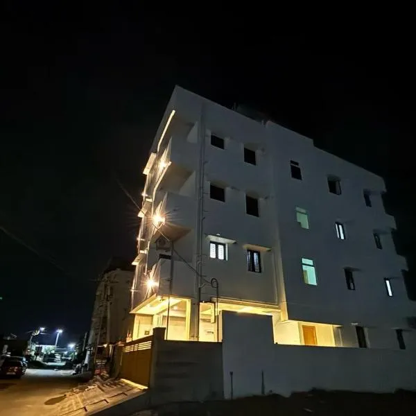 TVK Grands 7 - Premium Two Bedroom Apartment，位于哥印拜陀的酒店