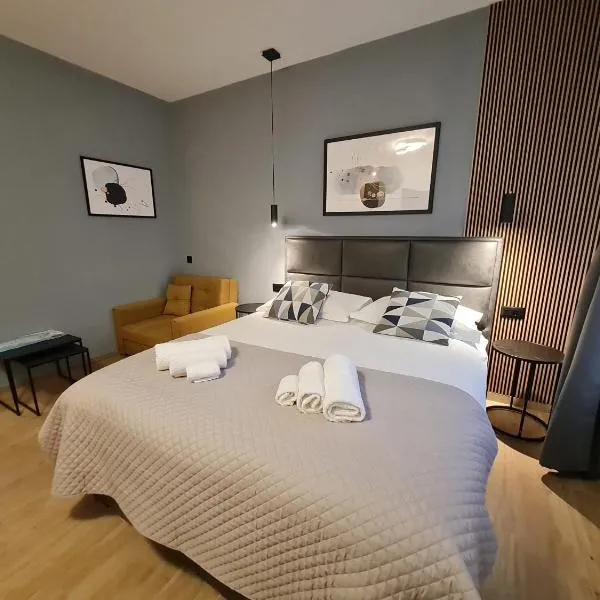 Lux Room 303，位于扎达尔的酒店