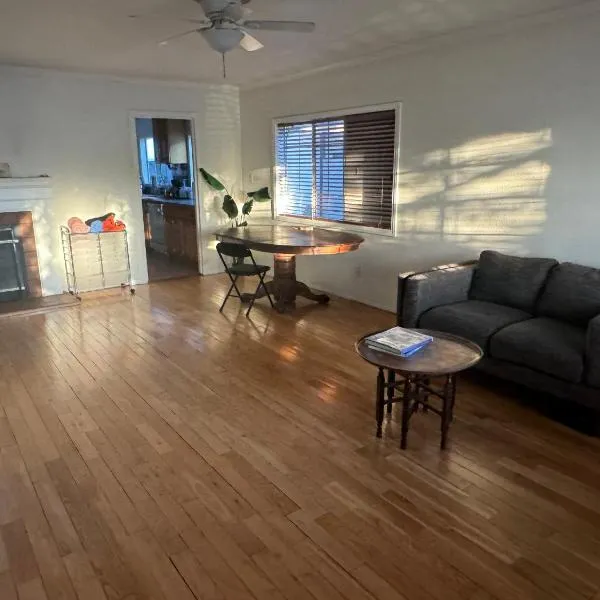 The Ardmore Home Share，位于洛杉矶的酒店
