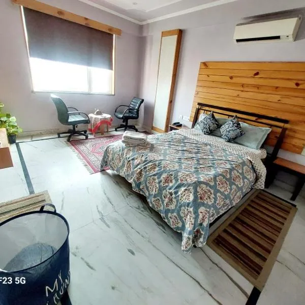 Jaipur The Lodge B&B，位于斋浦尔的酒店