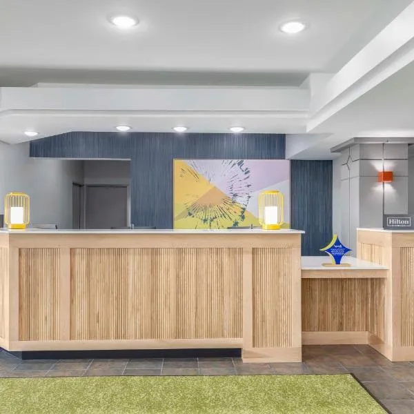 Spark By Hilton Lansing，位于Lansing的酒店