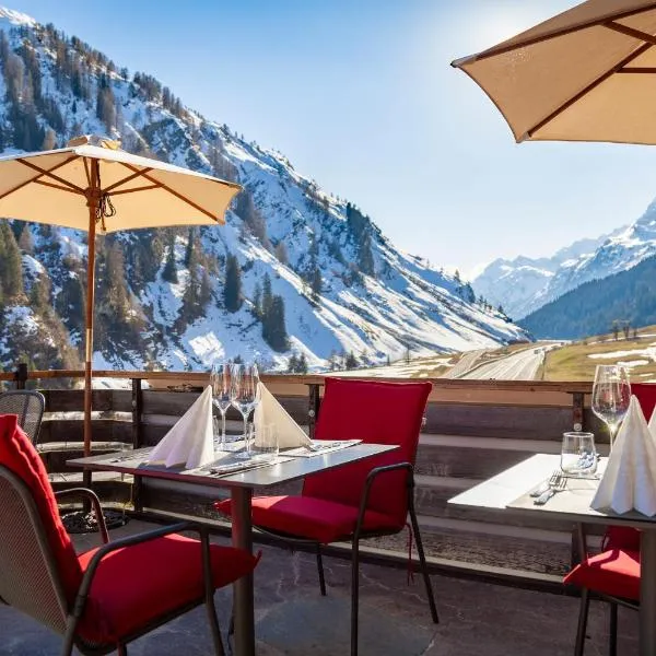 Gasthaus Rheinwaldstube，位于Nufenen的酒店
