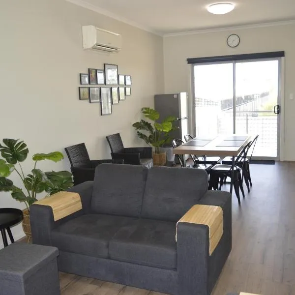 Copper Retreat Millennium Apartment，位于罗克斯比唐斯的酒店