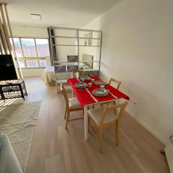Cozy and central apartment with parking，位于塞代拉的酒店