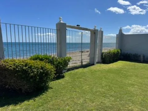 Mimosas Beach House，位于马贝拉的酒店
