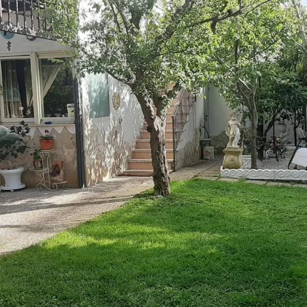 CASA AGATA A DUE PASSI DAL MARE，位于圣塔马利奈拉的酒店