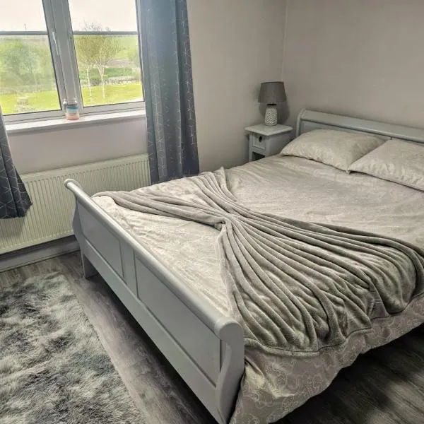Enniscrone Guest Rooms，位于恩尼斯克朗的酒店