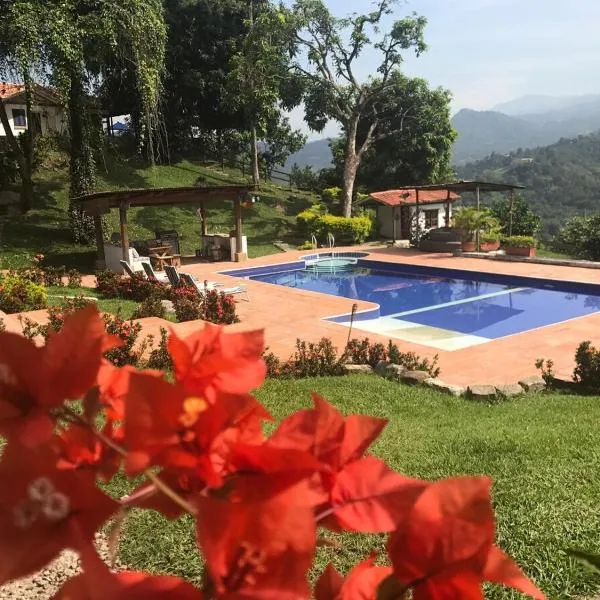 Finca en La Mesa espectacular vista Descanso o trabajo，位于拉米萨的酒店