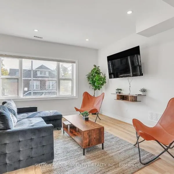 Brand new 2 Bedroom plus Loft in Hamilton，位于汉密尔顿的酒店