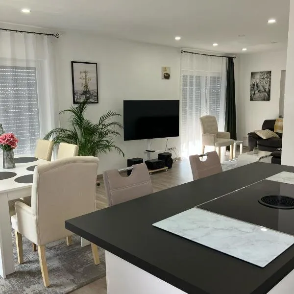 Moderne Einliegerwohnung nähe Ingolstadt und Bad Gögging，位于Münchsmünster的酒店