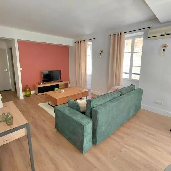 Renovated apartment, hyper center, private parking，位于佩皮尼昂的酒店