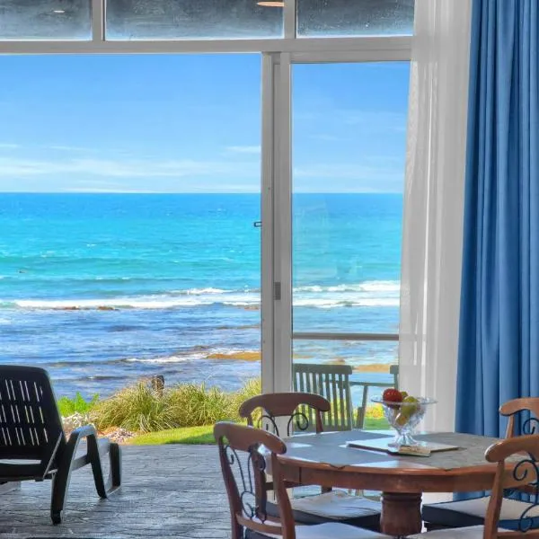 Absolute Beachfront l Couples Getaway，位于Blue Bay 的酒店