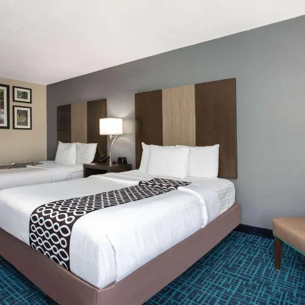 La Quinta Inn & Suites by Wyndham Peru Starved Rock St Park，位于秘鲁的酒店