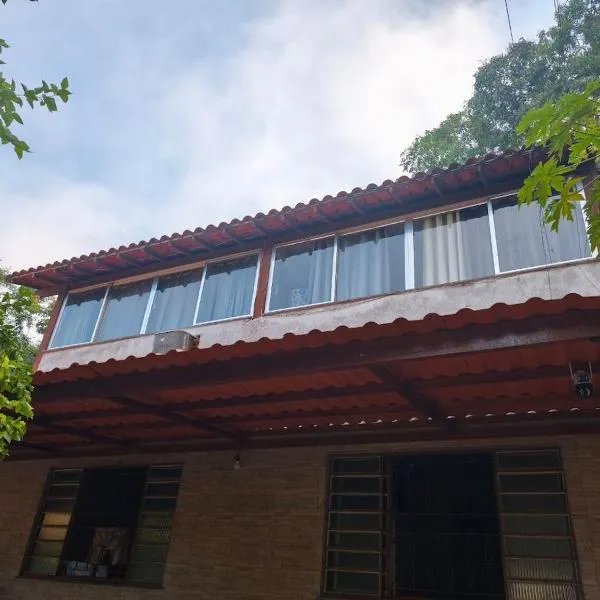 Casa aconchegante em área verde，位于尼泰罗伊的酒店