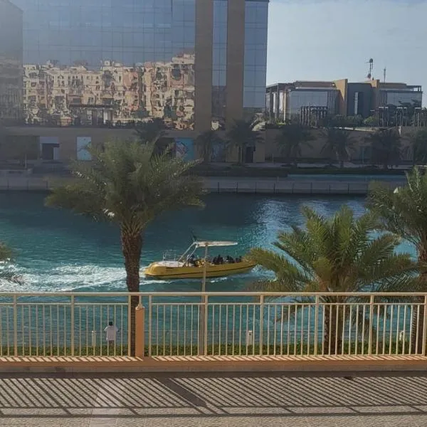 Beach apartment with sea view，位于阿卜杜勒国王经济城的酒店