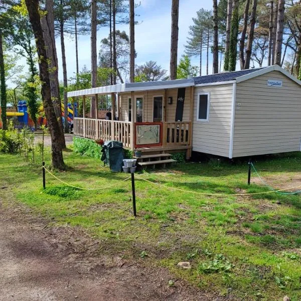 MOBIL HOME 4p，位于滨海皮里亚克的酒店