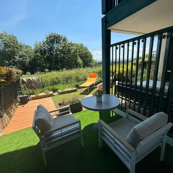 Joli T2 avec jardin proche du château d'Arcangues，位于阿尔康盖的酒店